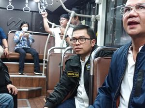 JakLingko Diduga Ugal-ugalan Buat Siswi Jatuh, TransJakarta Buka Suara JakLingko Diduga Ugal-ugalan Buat Siswi Jatuh, TransJakarta Buka Suara