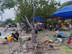 Warga Harap Tiket Masuk Ancol Gratis Dimulai sejak Pagi Hari Warga Harap Tiket Masuk Ancol Gratis Dimulai sejak Pagi Hari