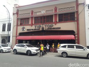 9 Dekade Tip TOP, Restoran Tertua di Kota Medan Masih Eksis hingga Kini 9 Dekade Tip TOP, Restoran Tertua di Kota Medan Masih Eksis hingga Kini