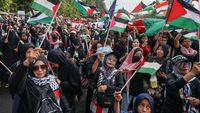Aksi Bela Palestina di Batang dan Surabaya
