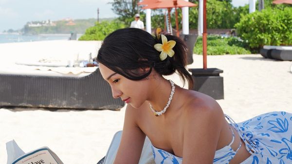 8 Potret Anya Geraldine Liburan di Bali, Tampil Menawan Pamer Kulit Tan