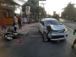 Ertiga Seruduk Pikap dan Motor di Buleleng, Pejalan Kaki Tewas