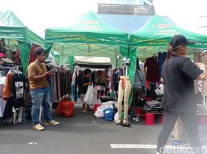 Pedagang di CFD Keluhkan Omzet Turun Sejak Dipindah dari Jalan Kebon Kacang