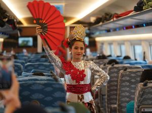 Lenggak-lenggok Penari di Dalam Whoosh Saat Rayakan Hari Lahir Pancasila