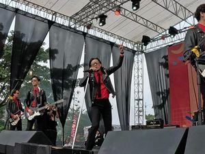 Doa untuk Tria The Changcuters Usai Pingsan di Panggung Doa untuk Tria The Changcuters Usai Pingsan di Panggung