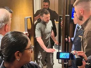 Zelensky Bertemu Menhan AS Usai Diizinkan Biden Pakai Amunisinya Serang Rusia