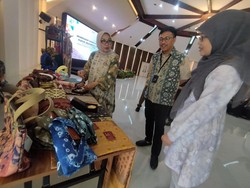 Jelang Jakarta Fashion Week, Pusri Gandeng Desainer Terkemuka