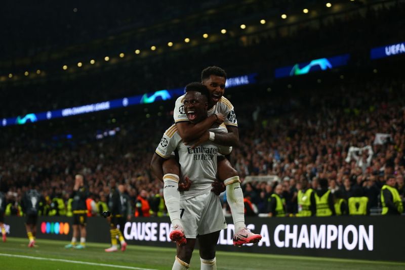 .LONDON, UNITED KINGDOM - JUNE 01: Vinicius Junior of Real Madrid celebrates after Dani Carvajal of Real Madrid scoring a goal during the UEFA Champions League Final between Borussia Dortmund and Real Madrid at Wembley Stadium in London, United Kingdom on June 1, 2024. (Photo by Ibrahim Ezzat/Anadolu via Getty Images)