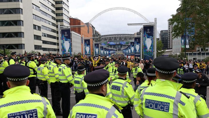 Soccer Football - Champions League - Final -  Borussia Dortmund v Real Madrid - London, Britain - June 1, 2024 General view of police officers outside Wembley Stadium before the match Action Images via Reuters/Paul Childs