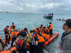 3 Hari Hilang, Penumpang Kapal Rute Bone-Kolaka Lompat ke Laut Ditemukan Tewas 3 Hari Hilang, Penumpang Kapal Rute Bone-Kolaka Lompat ke Laut Ditemukan Tewas