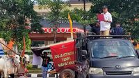 Aksi Gerobak Sapi saat Kepung Kantor Bupati Sleman