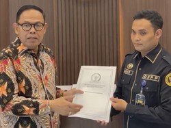 Anggota DPR Resmi Laporkan Ketua KPU Bone Diduga Tambah Suara Caleg ke DKPP