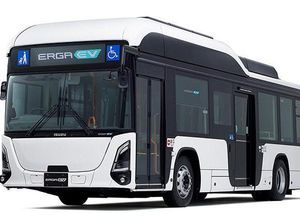 Isuzu Luncurkan Bus Listrik Low Deck: Bisa Tempuh 360 Km, Ngecas Cuma 3,2 Jam