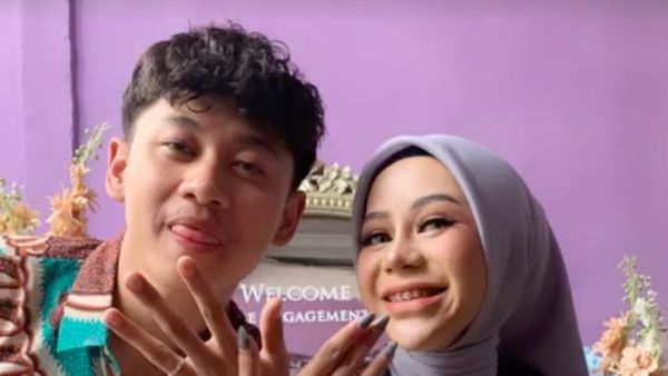 8 Foto Cimoy Montok yang Dulu Viral di TikTok Kini Lamaran di Usia 19 Tahun