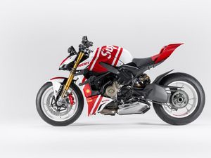 Ducati Rilis Motor Spesial, Streetfighter V4S Dibalut Livery Supreme Ducati Rilis Motor Spesial, Streetfighter V4S Dibalut Livery Supreme