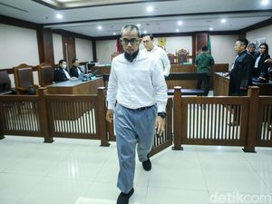 2 Eks Pegawai Pajak Yulmanizar-Febrian Divonis 4 Tahun Bui di Kasus Korupsi 2 Eks Pegawai Pajak Yulmanizar-Febrian Divonis 4 Tahun Bui di Kasus Korupsi