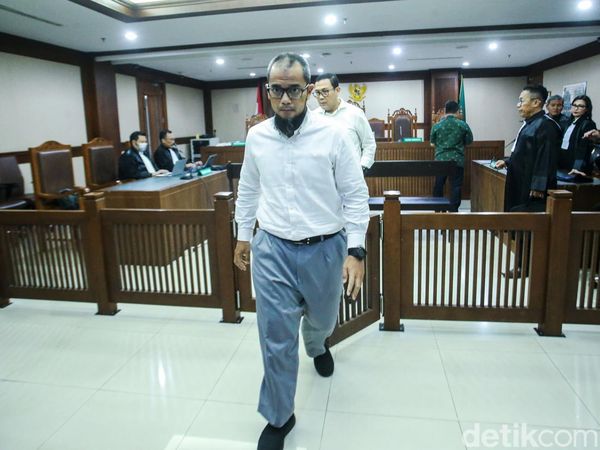 Ekspresi Pegawai Pajak Yulmanizar dan Febrian Divonis 4 Tahun Bui