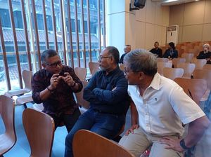 Hasto Hingga Rocky Gerung Hadiri Kuliah Umum di UI Bahas Soal Demokrasi Hasto Hingga Rocky Gerung Hadiri Kuliah Umum di UI Bahas Soal Demokrasi