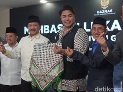 Ivan Gunawan Sumbang 3 Ambulans Untuk Palestina
