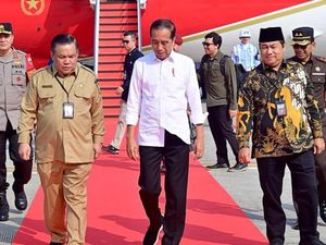Jokowi Minta Pemda Sambung Tol Bangkinang-Koto Kampar ke Kawasan Produktif Jokowi Minta Pemda Sambung Tol Bangkinang-Koto Kampar ke Kawasan Produktif
