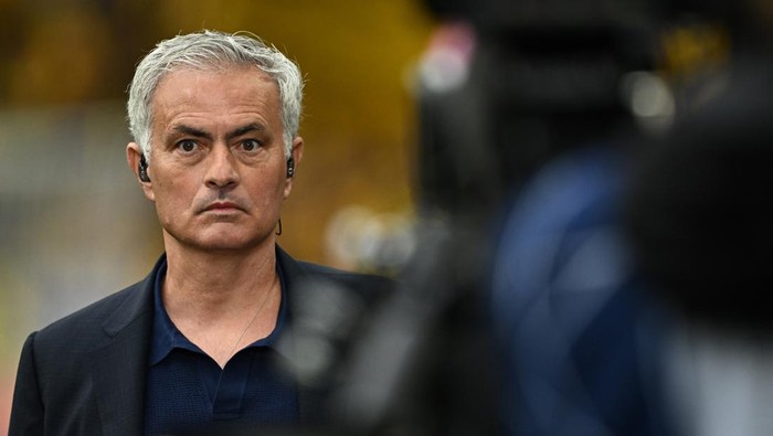 Soccer Football - Champions League - Final - Borussia Dortmund v Real Madrid - Wembley Stadium, London, Britain - June 1, 2024 Jose Mourinho inside the stadium before the match REUTERS/Dylan Martinez