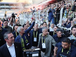 Cinta Fans Fenerbahce untuk Mourinho