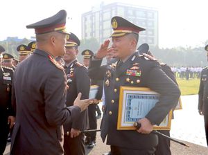 Ungkap Peredaran Sabu 7 Kg, Kapolresta Banyuwangi Diganjar Penghargaan Ungkap Peredaran Sabu 7 Kg, Kapolresta Banyuwangi Diganjar Penghargaan