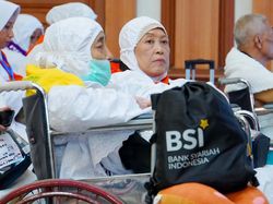 Layanan Kursi Roda untuk Jemaah Haji Lansia