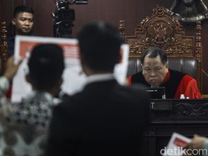 MK Bongkar Kotak Suara soal Sengketa Pileg di Sulteng MK Bongkar Kotak Suara soal Sengketa Pileg di Sulteng