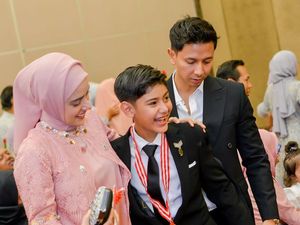 Putra Fairuz A Rafiq Tunda Liburan ke Jepang demi Kurban Untuk Palestina Putra Fairuz A Rafiq Tunda Liburan ke Jepang demi Kurban Untuk Palestina