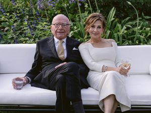 Gaya Miliuner Rupert Murdoch Menikah Ke-5 Kali di Usia 93 Jadi Perdebatan Gaya Miliuner Rupert Murdoch Menikah Ke-5 Kali di Usia 93 Jadi Perdebatan