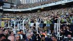 Sambutan Hangat Fans Fenerbahce untuk Mourinho
