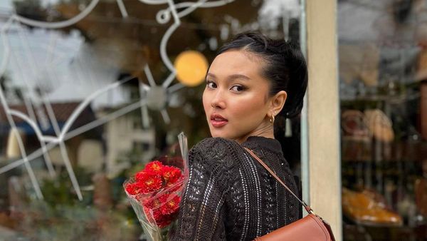 5 Potret Shakira Jasmine yang Ditinggal Ayah Saat Sedang Rintis Karier