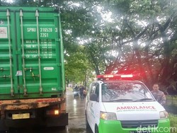 Sopir Kontainer di Bone Tewas Tersetrum Saat Angkat Kabel Menjuntai