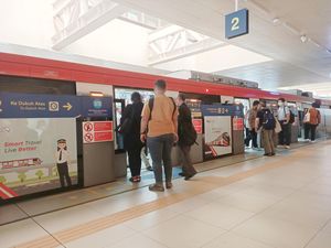 Penumpang Harap Headway LRT Jabodebek Dipersingkat Usai Tarif Normal Berlaku