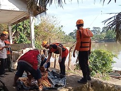 Pria Paruh Baya yang Tenggelam di Sungai Musi Ditemukan Tewas Mengapung