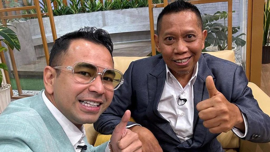 Senyum Tukul Arwana Disemangati Raffi Ahmad Senyum Tukul Arwana Disemangati Raffi Ahmad