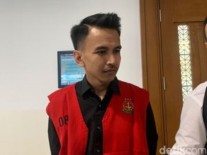 Alasan Adam Deni Langsung Terima Putusan Hakim saat Divonis 6 Bulan Bui Alasan Adam Deni Langsung Terima Putusan Hakim saat Divonis 6 Bulan Bui