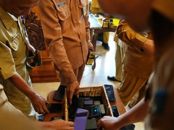 Pj Walkot Mojokerto Hapus Kebiasaan Phubbing Saat Rapat