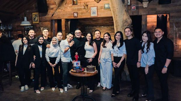 Beda Agama, Ini 6 Potret Kebersamaan Jessica Juliantiano dengan Boris Bokir