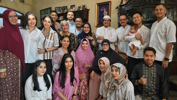 Beda Agama, Ini 6 Potret Kebersamaan Jessica Juliantiano dengan Boris Bokir