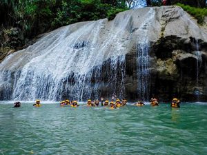 Sensasi Petualangan di Pangandaran: Cobain Body Rafting Curug Ciparakan Sensasi Petualangan di Pangandaran: Cobain Body Rafting Curug Ciparakan