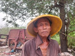 Kisah Pemulung TPA Heleut, Alih Profesi demi Kubur Kenangan Istri