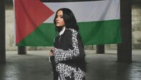 Gaya Edgy Kehlani Pakai Busana Keffiyeh di Video Klip Bela Palestina