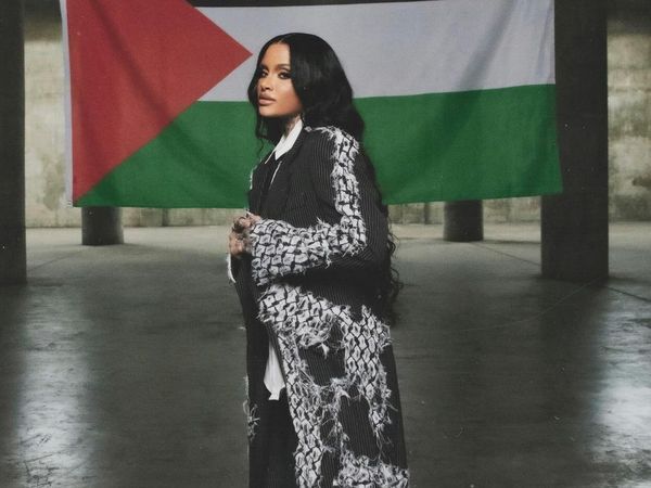 Gaya Edgy Kehlani Pakai Busana Keffiyeh di Video Klip Bela Palestina
