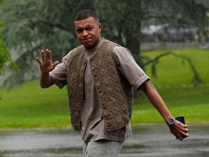 Kylian Mbappe Resmi Gabung Real Madrid