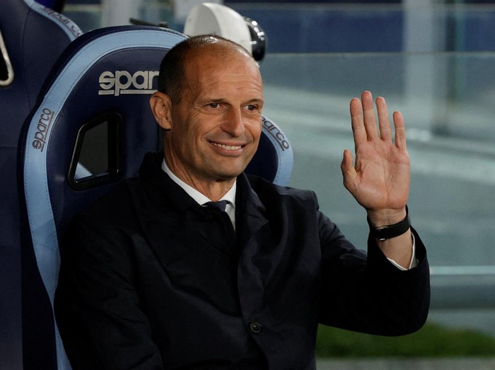 FILE PHOTO: Soccer Football - Coppa Italia - Semi Final - Second Leg - Lazio v Juventus - Stadio Olimpico, Rome, Italy - April 23, 2024 Juventus coach Massimiliano Allegri reacts before the match REUTERS/Ciro De Luca/File Photo