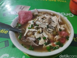 Nikmatnya Mie Sop Legendaris Bu Tuti, Punya Kuah Berempah Bikin Ketagihan