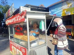 Harga Minyakita Bakal Naik, Pedagang Gorengan di Denpasar Keberatan