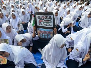Pelajar di Aceh Gelar Doa Bersama untuk Palestina Pelajar di Aceh Gelar Doa Bersama untuk Palestina